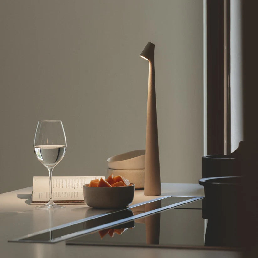 Επαναφορτιζόμενο Επιτραπέζιο Φωτιστικό Minimalist Beam