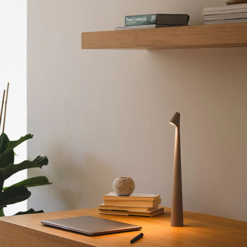 Επαναφορτιζόμενο Επιτραπέζιο Φωτιστικό Minimalist Beam